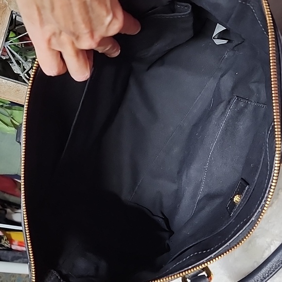 Versace hobo style handbag/ crossbody bag - Picture 6 of 14